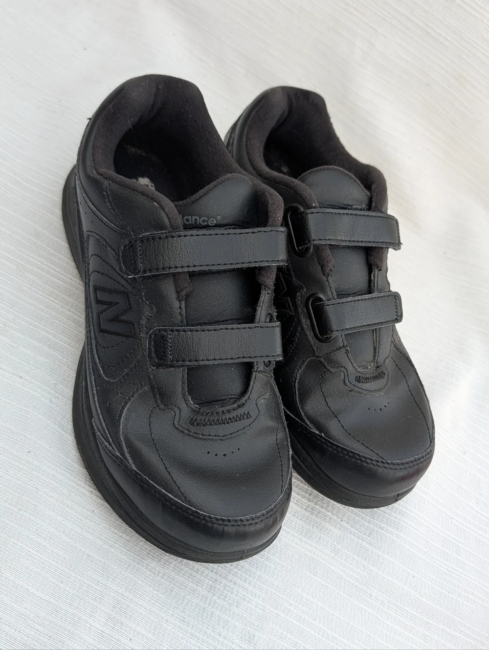 New Balance Mens 577 Walking Shoe, Black Size 7
